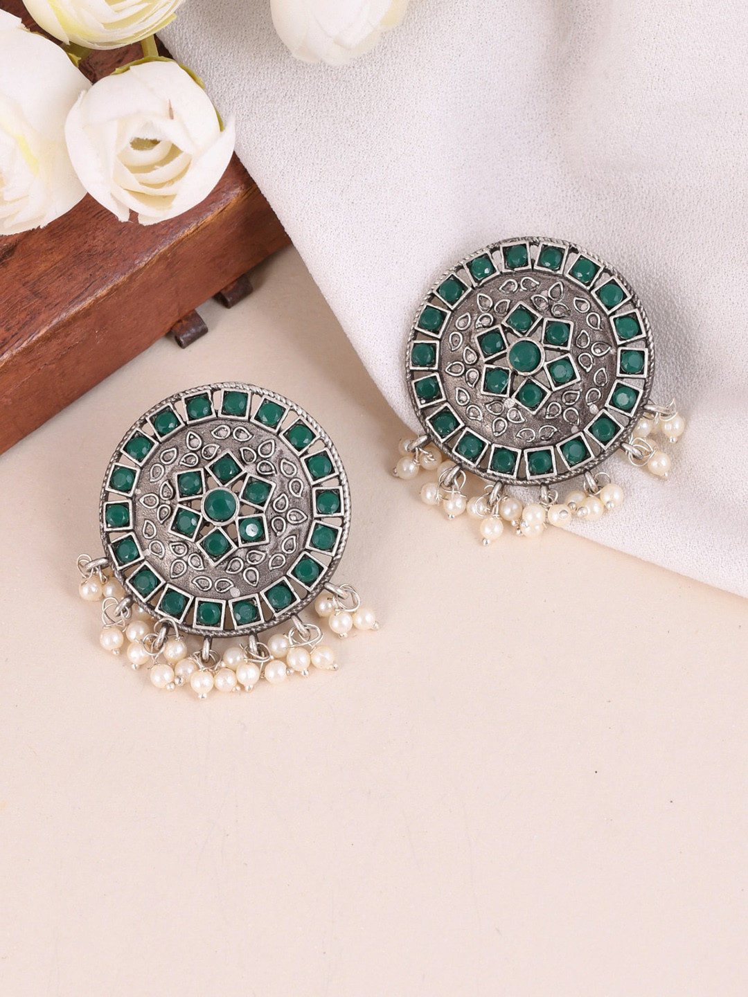 

DASTOOR Contemporary Studs Earrings, Silver