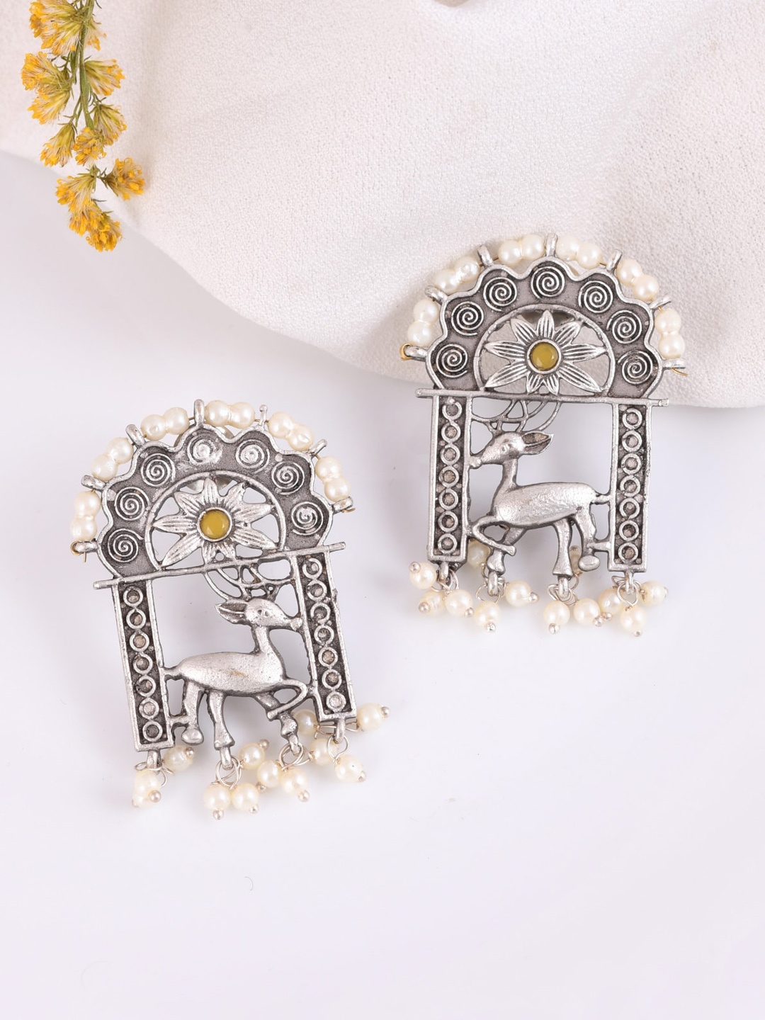 

DASTOOR Silver-Plated Animal Shaped Drop Earrings
