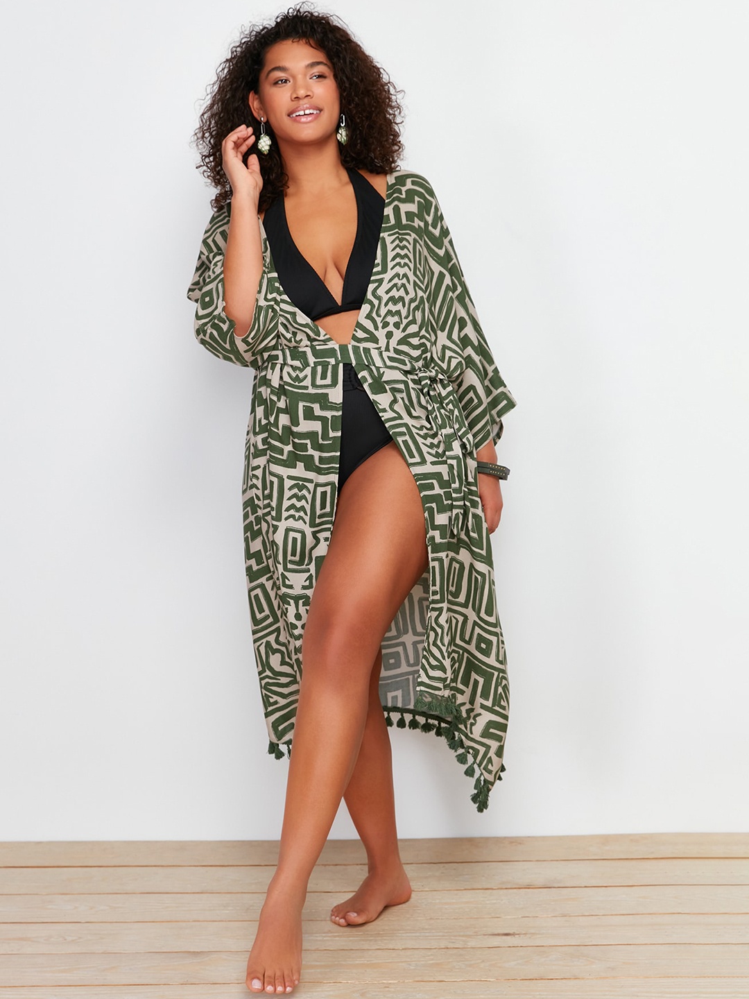 

Trendyol Women Printed Open Front & Belt Robe, Cream