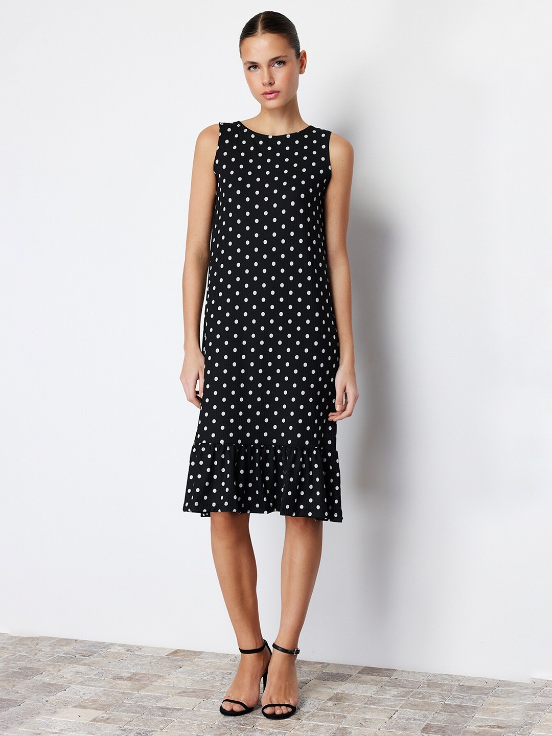 

Trendyol Polka Dots Printed Round Neck Sleeveless A-Line Dress, Black