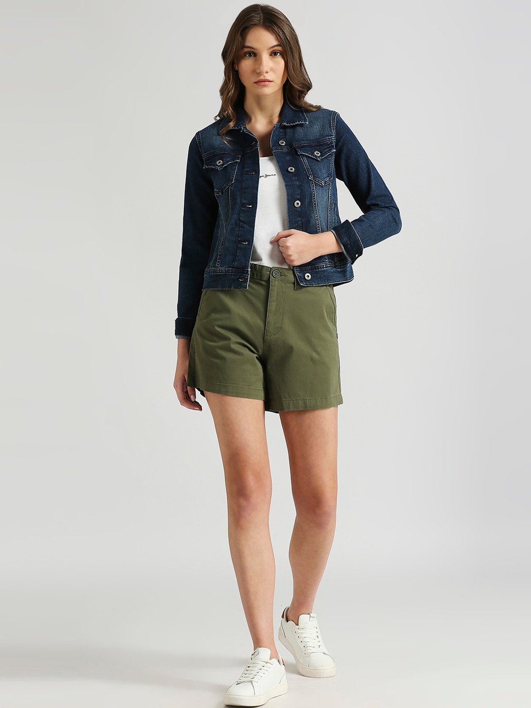 

Pepe Jeans Sussane Women Above Knee Regular Shorts, Green