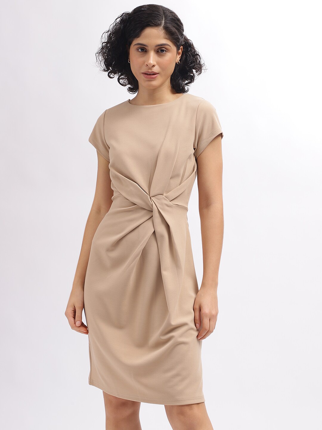 

CENTRESTAGE Sheath Knee Length Dress, Beige