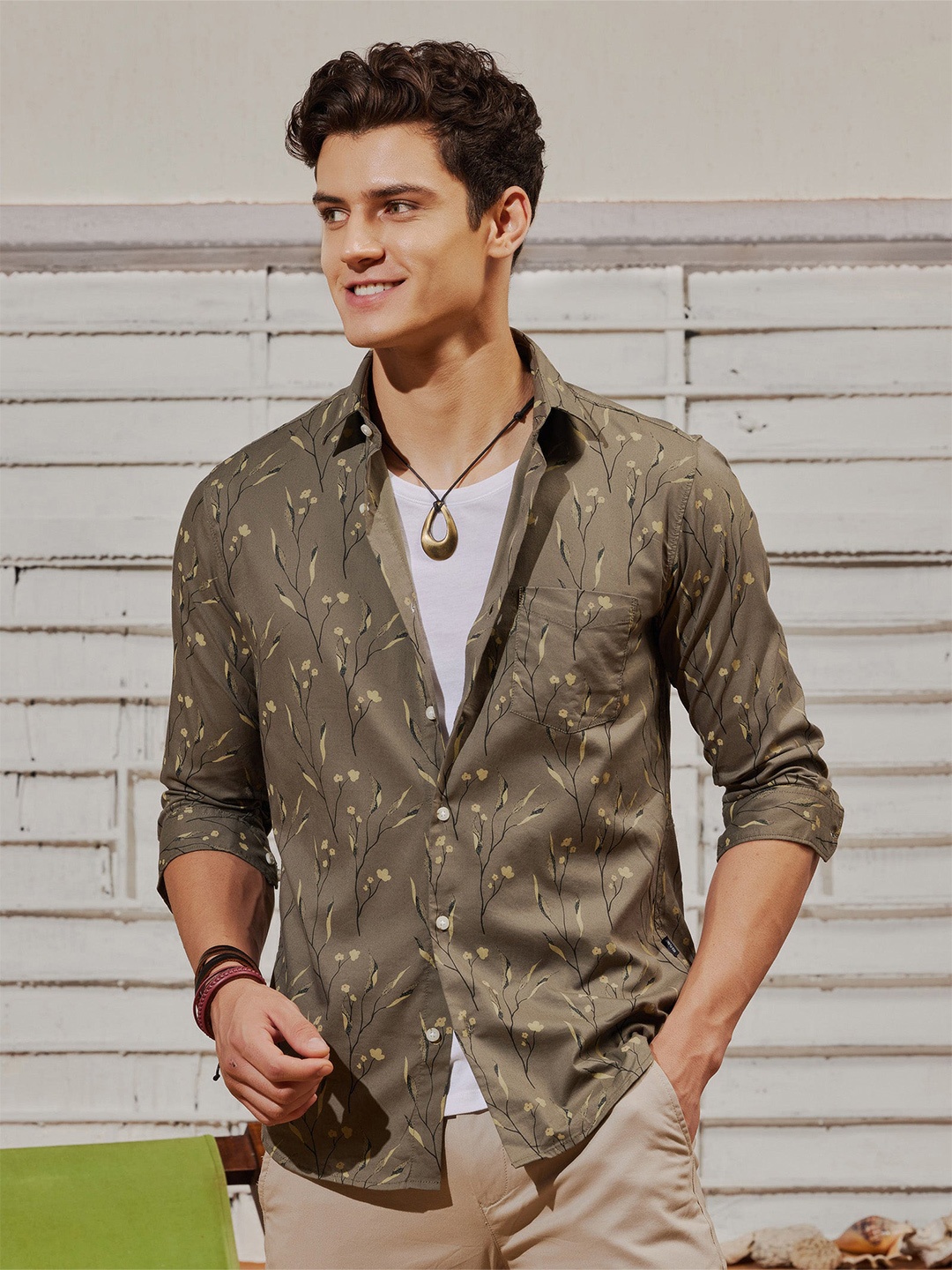 

Red Flame Floral Printed Spread Collar Twill Casual Shirt, Olive
