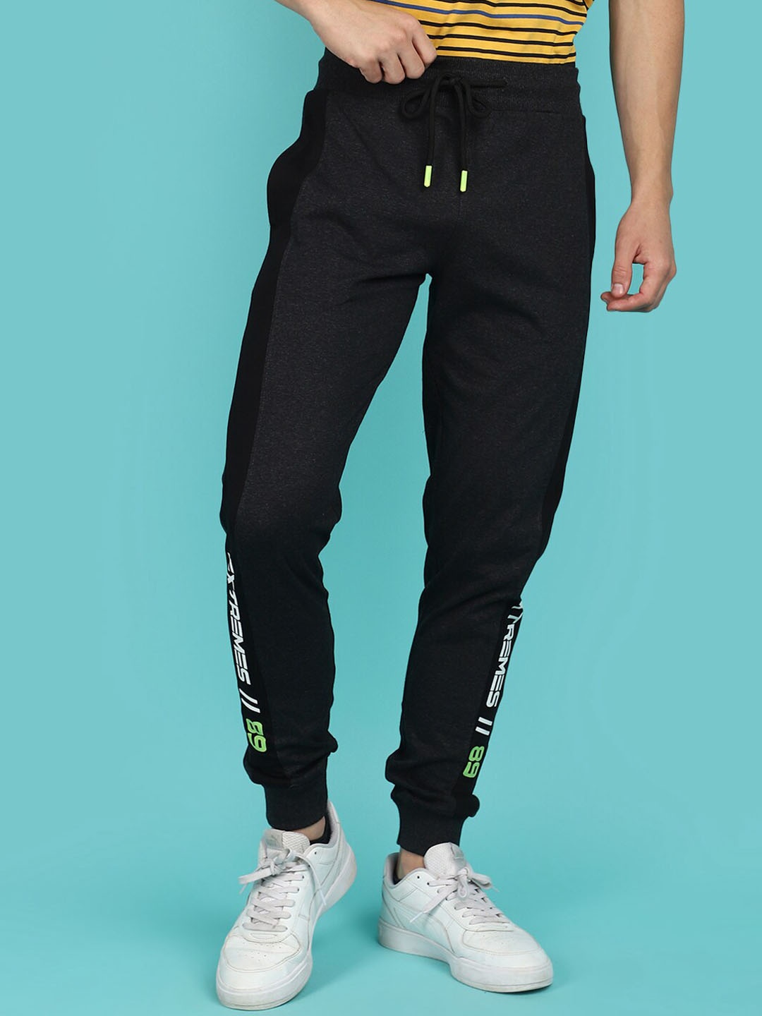 

V-Mart Men Mid Rise Joggers, Grey
