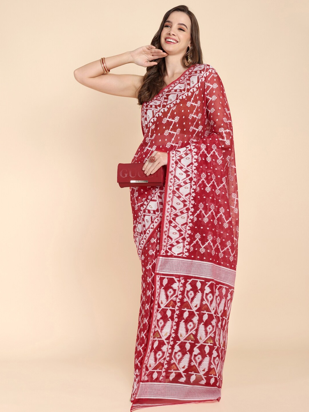 

Bong ButiQ Woven Design Zari Jamdani Saree, Red