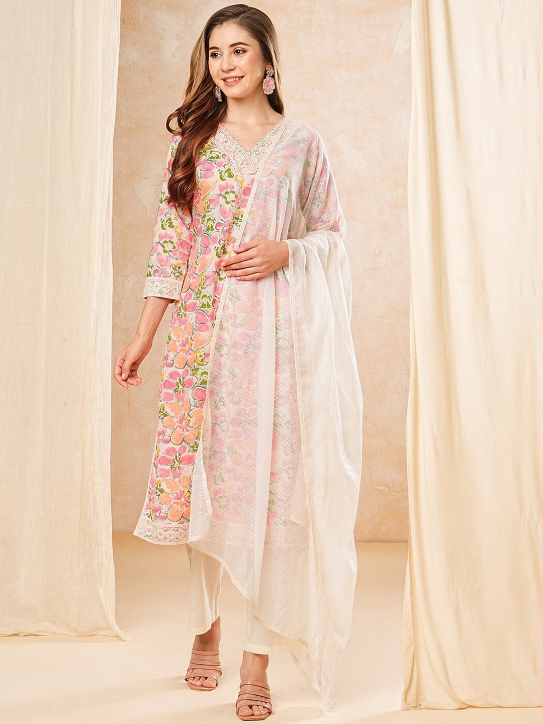 

FASHOR Floral Printed V-Neck Pure Cotton Kurta with Trousers & Dupatta, Pink