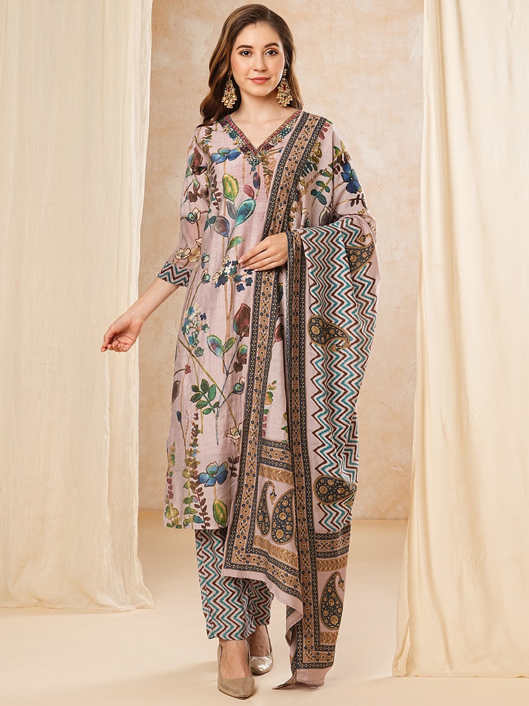 

FASHOR Floral Printed Regular Mirror Work Kurta With Trouser & Dupatta, Rose