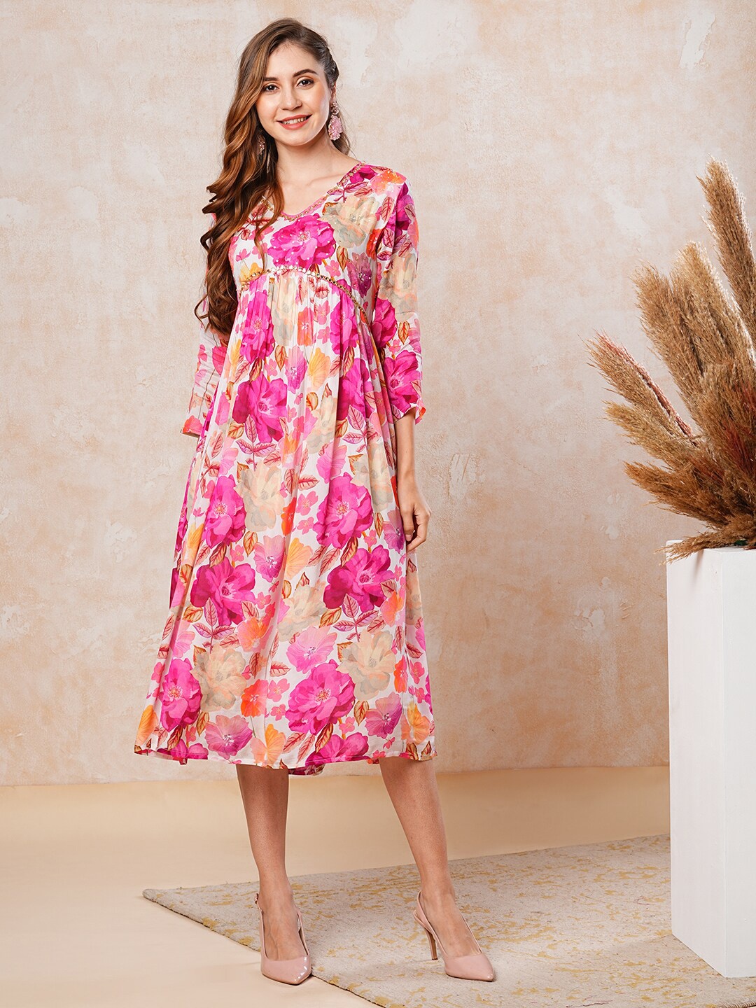 

FASHOR Off White Floral Printed V-Neck Gathered Detailed Midi Empire Dress