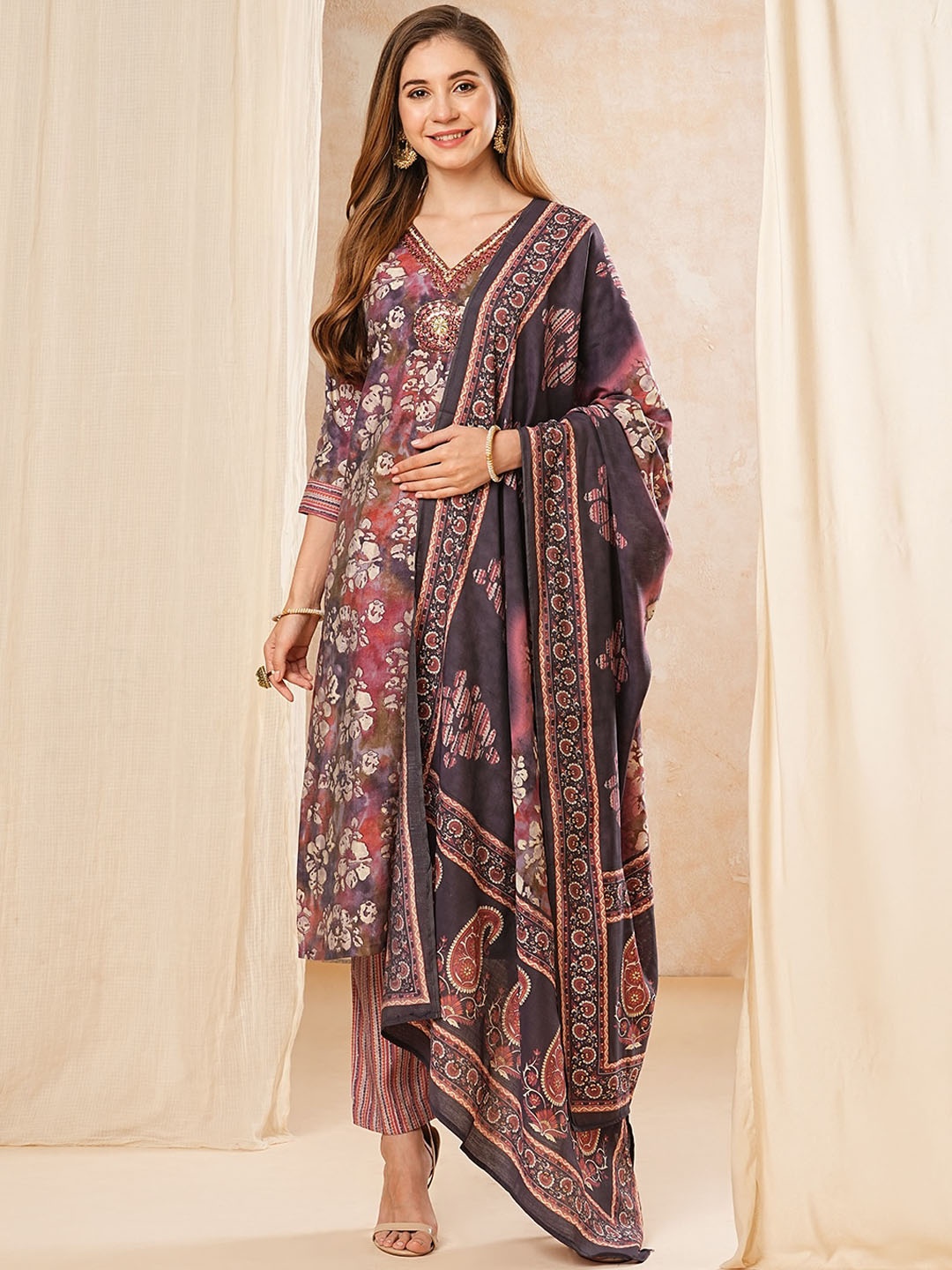 

FASHOR Abstract Printed Mirror Embroidered Straight Kurta With Trouser & Dupatta, Purple
