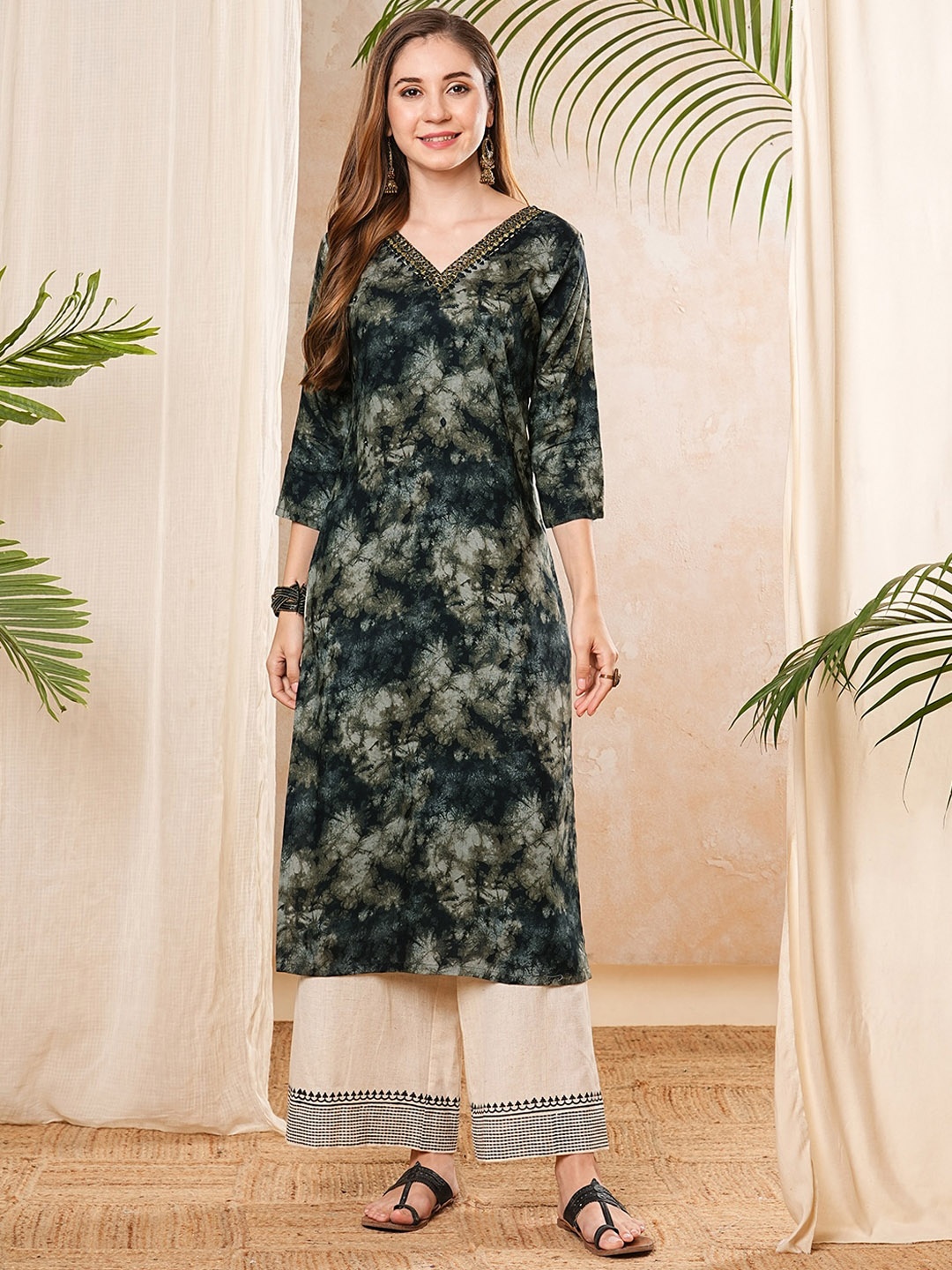 

FASHOR Tie - Dyed Printed Thread Work Straight Kurta, Black