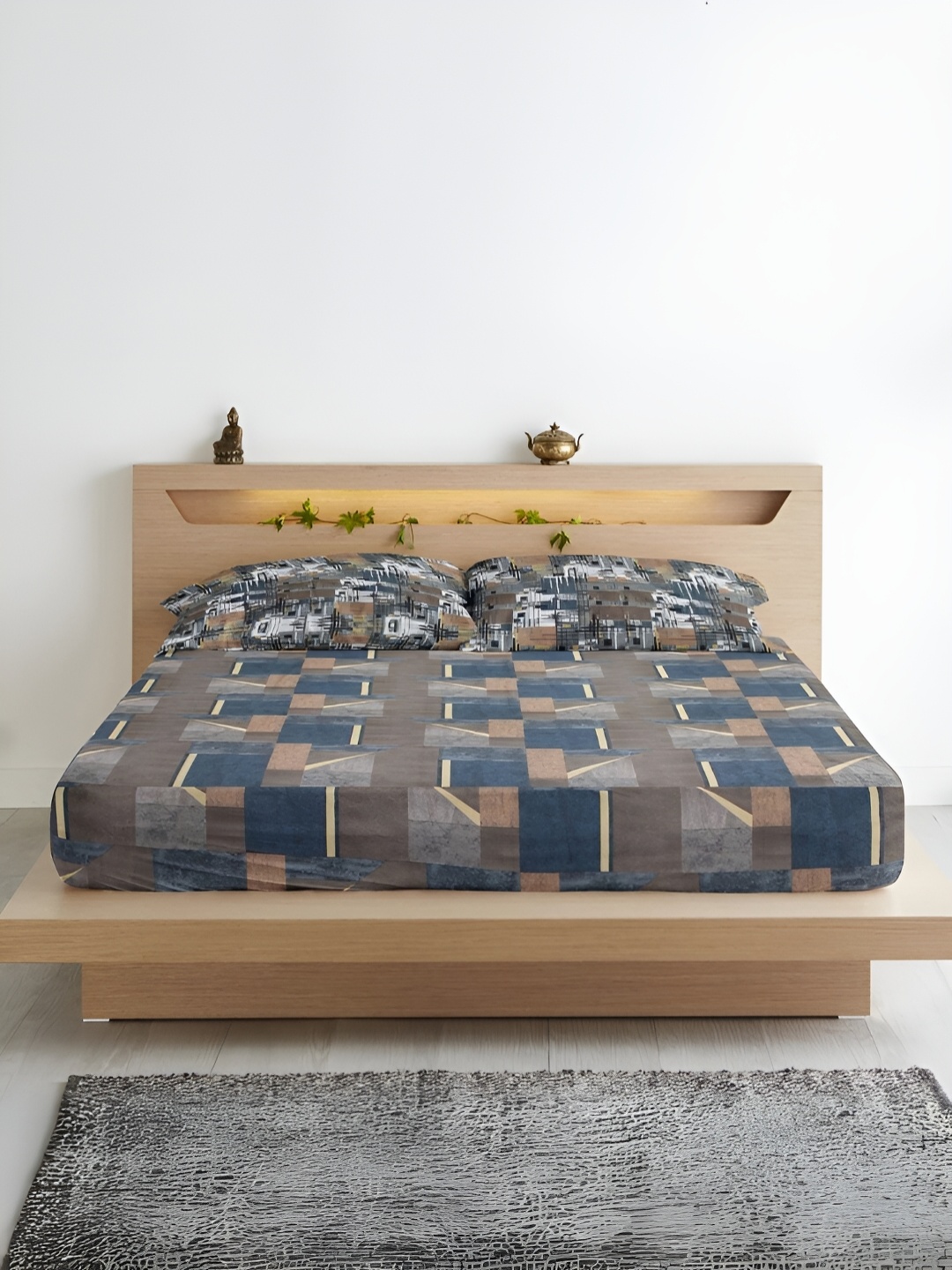 Aurave Blue & Brown Geometric 300 TC King Bedsheet with 2 Pillow Covers