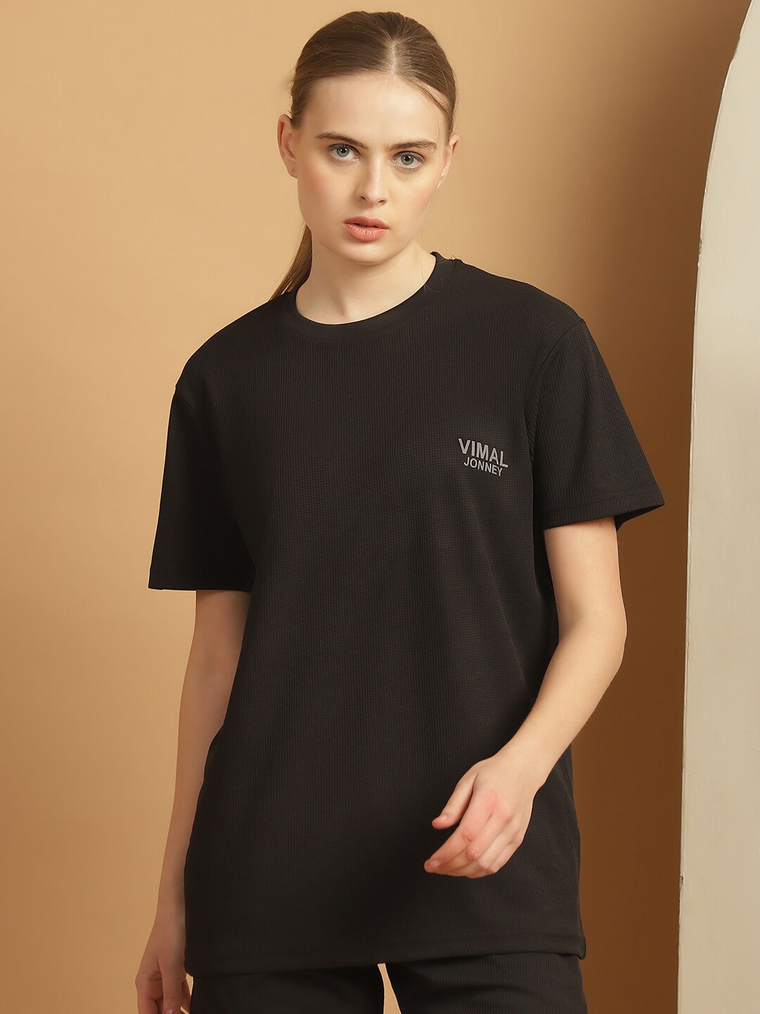 

MACK JONNEY Women Solid Drop-Shoulder Sleeves Oversized T-shirt, Black