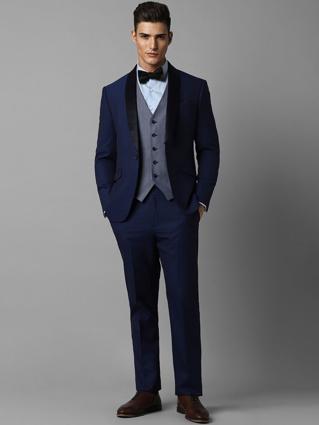

Louis Philippe Slim Fit Single-Breasted Three-Piece Formal Suit, Navy blue