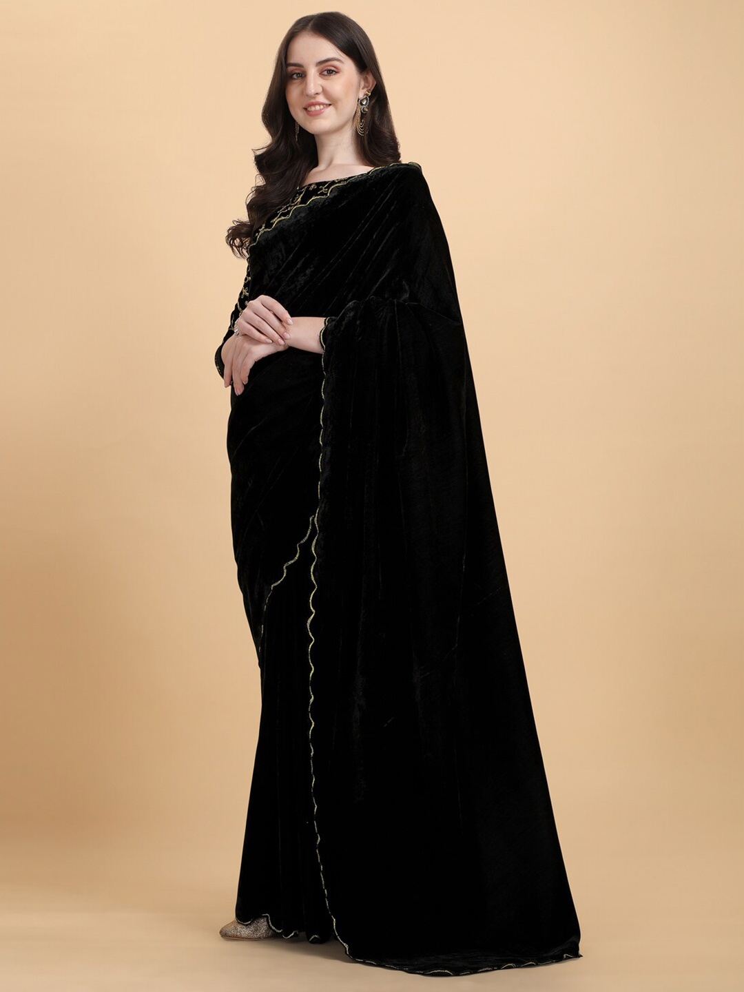 

KALINI Ethnic Velvet Saree, Black