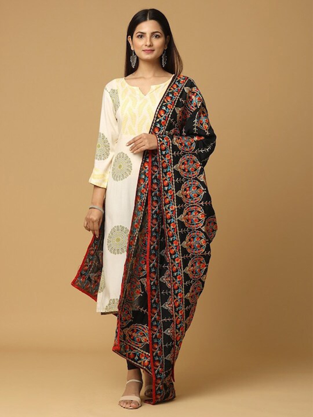 

PATLIPALLU Ethnic Motifs Kashmiri Embroidered Dupatta, Black