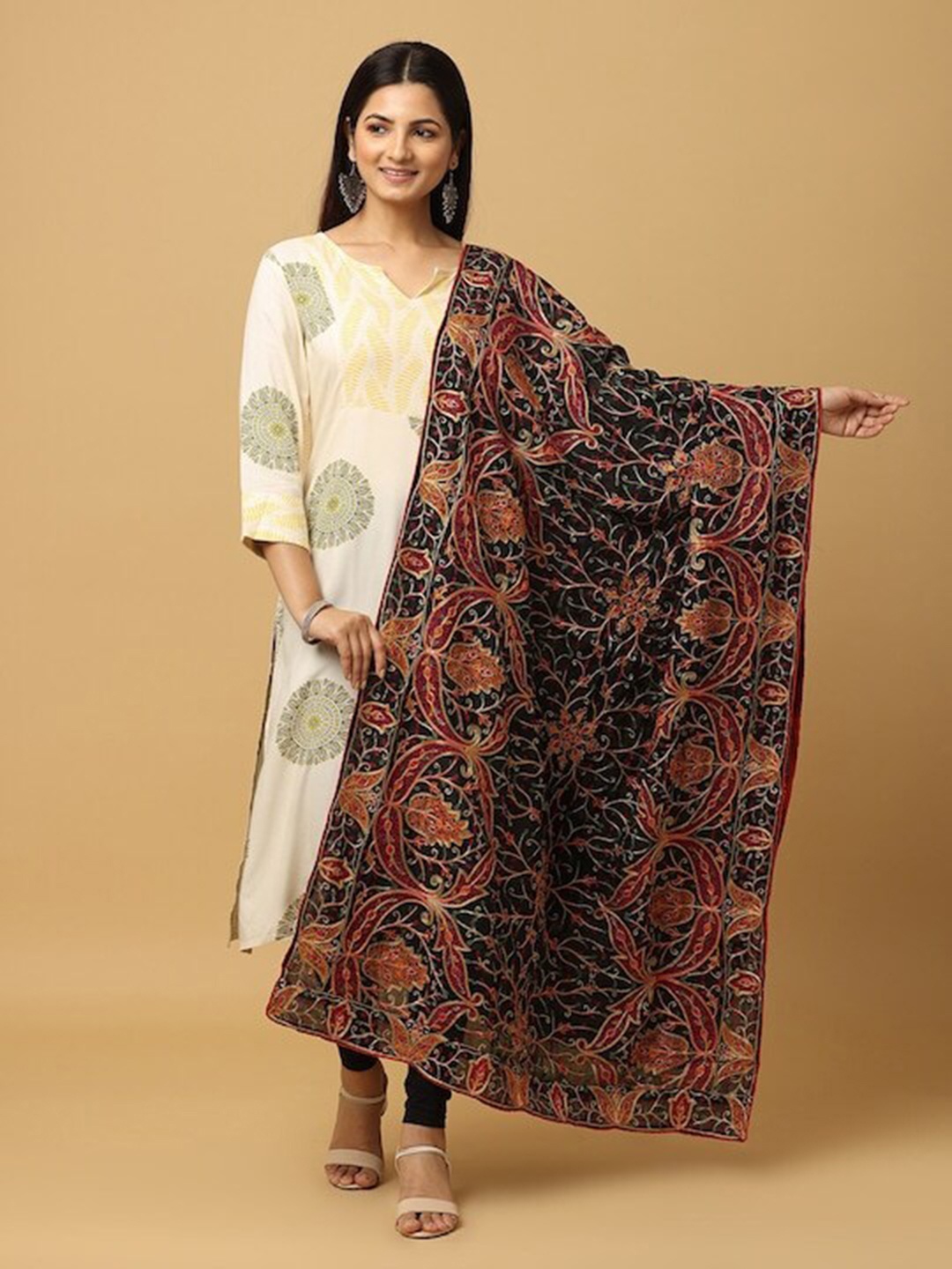

PATLIPALLU Ethnic Motifs Embroidered Dupatta with Thread Work, Black