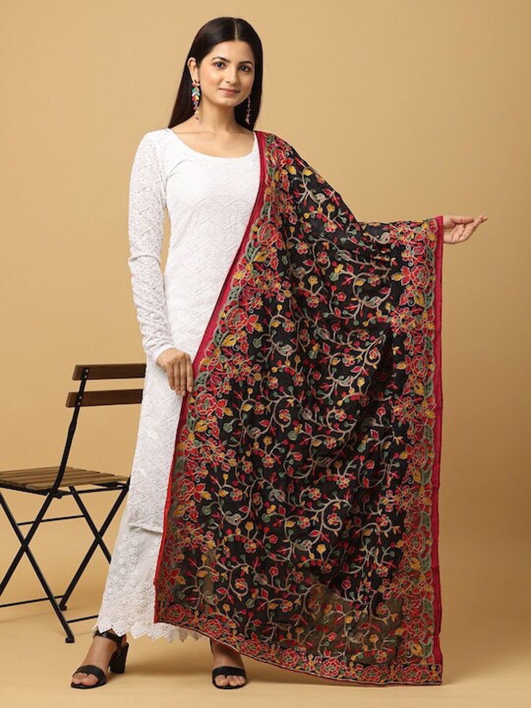 

PATLIPALLU Ethnic Motifs Embroidered Dupatta, Black