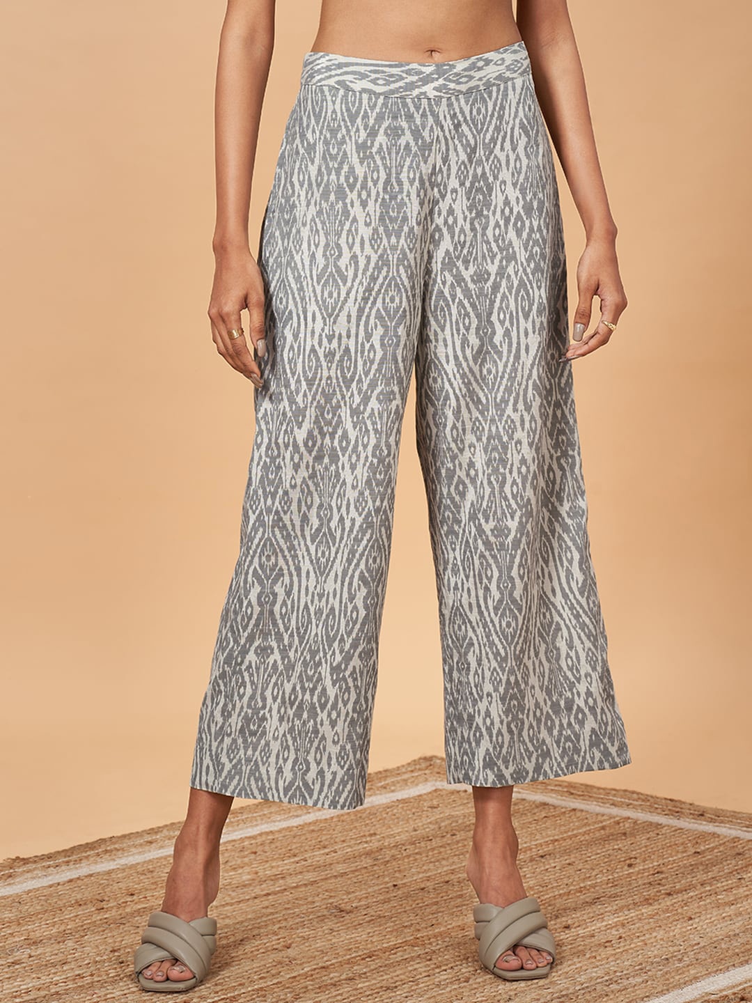 

Marigold Lane Women Mid-Rise Abstract Printed Flared Parallel Trousers, Grey