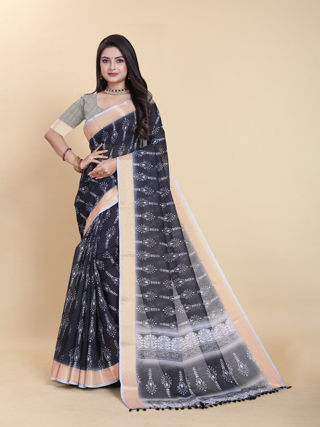 

Sanwariya Silk Floral Gotta Patti Chanderi Saree with Tassels, Black