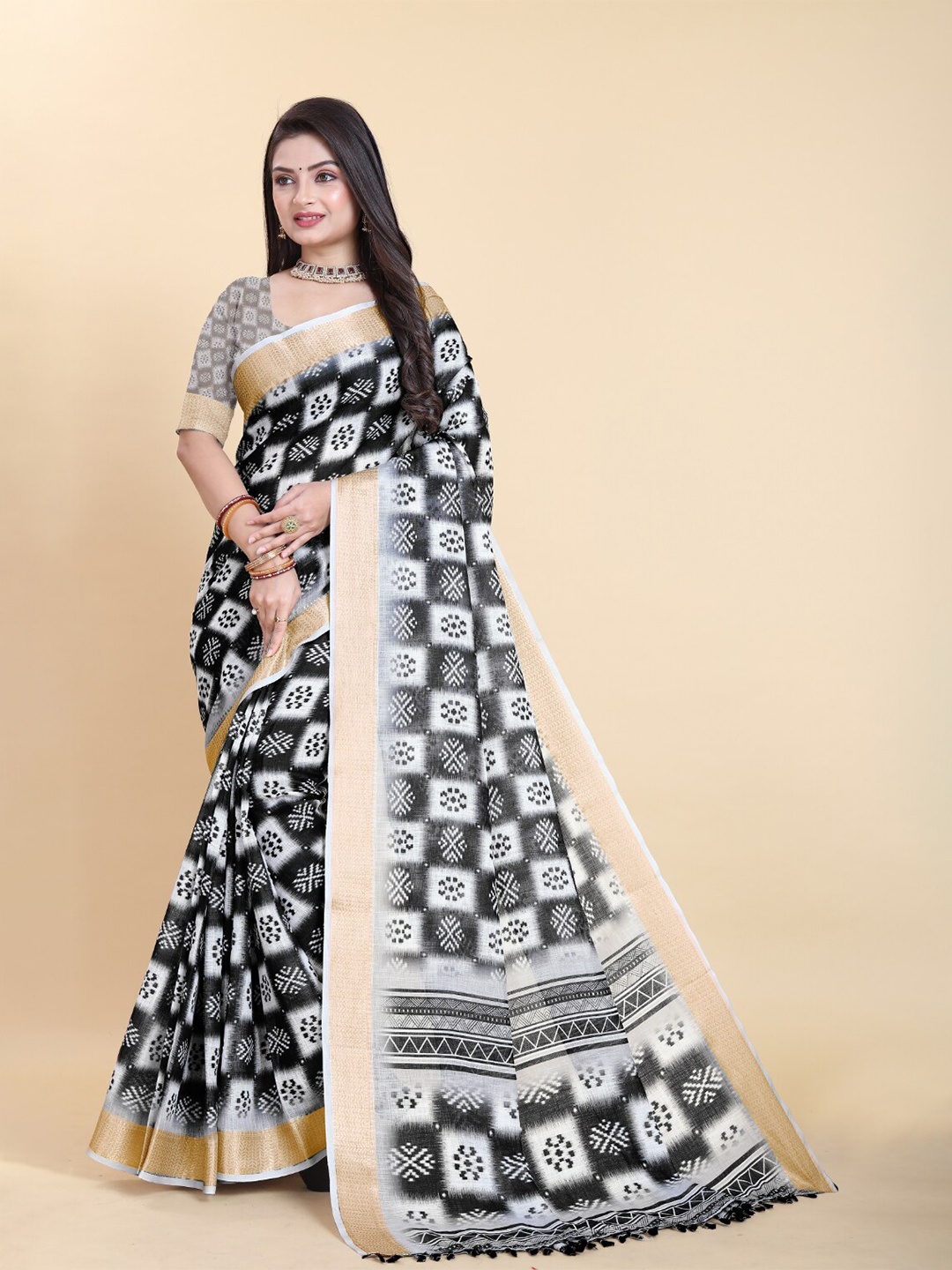 

Sitanjali Geometric Printed Zari Chanderi Saree, Black