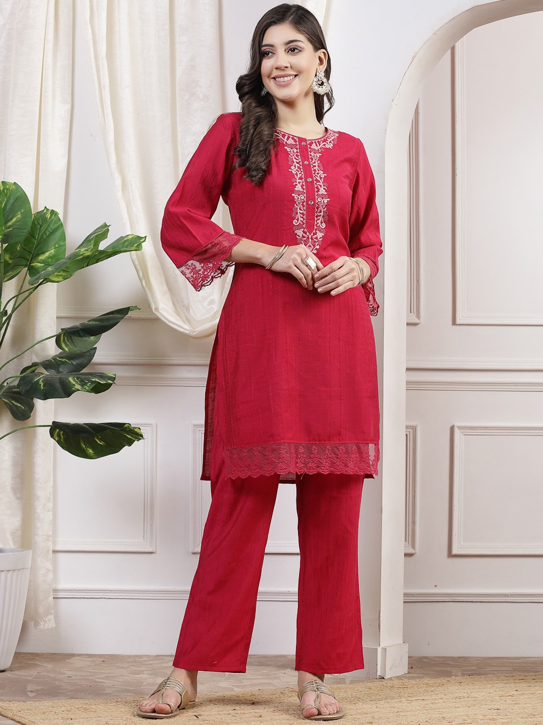 

Nayam By Lakshita Floral Embroidered Thread Work Straight Kurta With Palazzos, Fuchsia