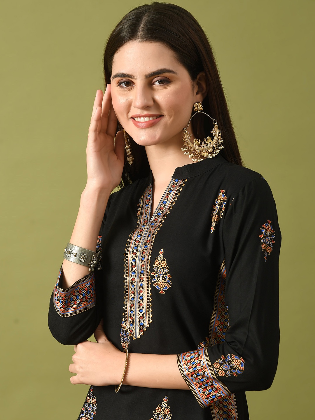 

ANNSH APPAREL Ethnic Motifs Printed Mandarin Collar Straight Kurta, Black