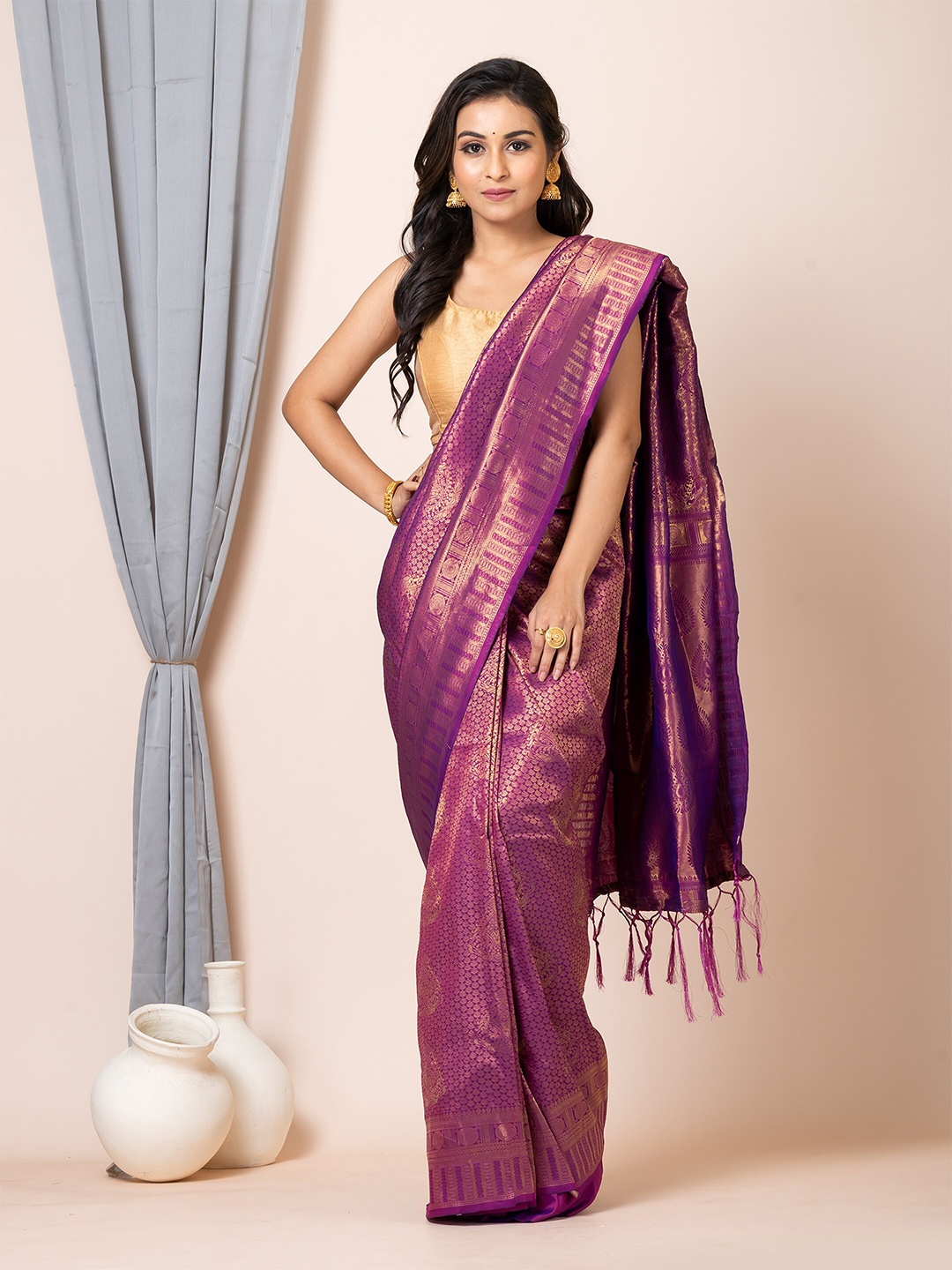 

HOUSE OF ARLI Woven Design Pure Silk Saree, Purple