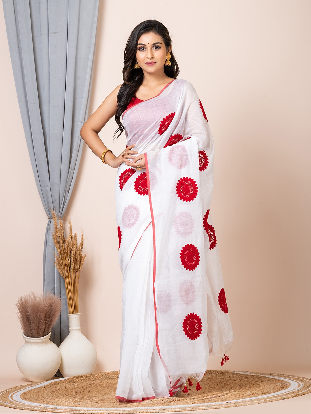 

HOUSE OF ARLI Floral Printed Silk Cotton Saree, White