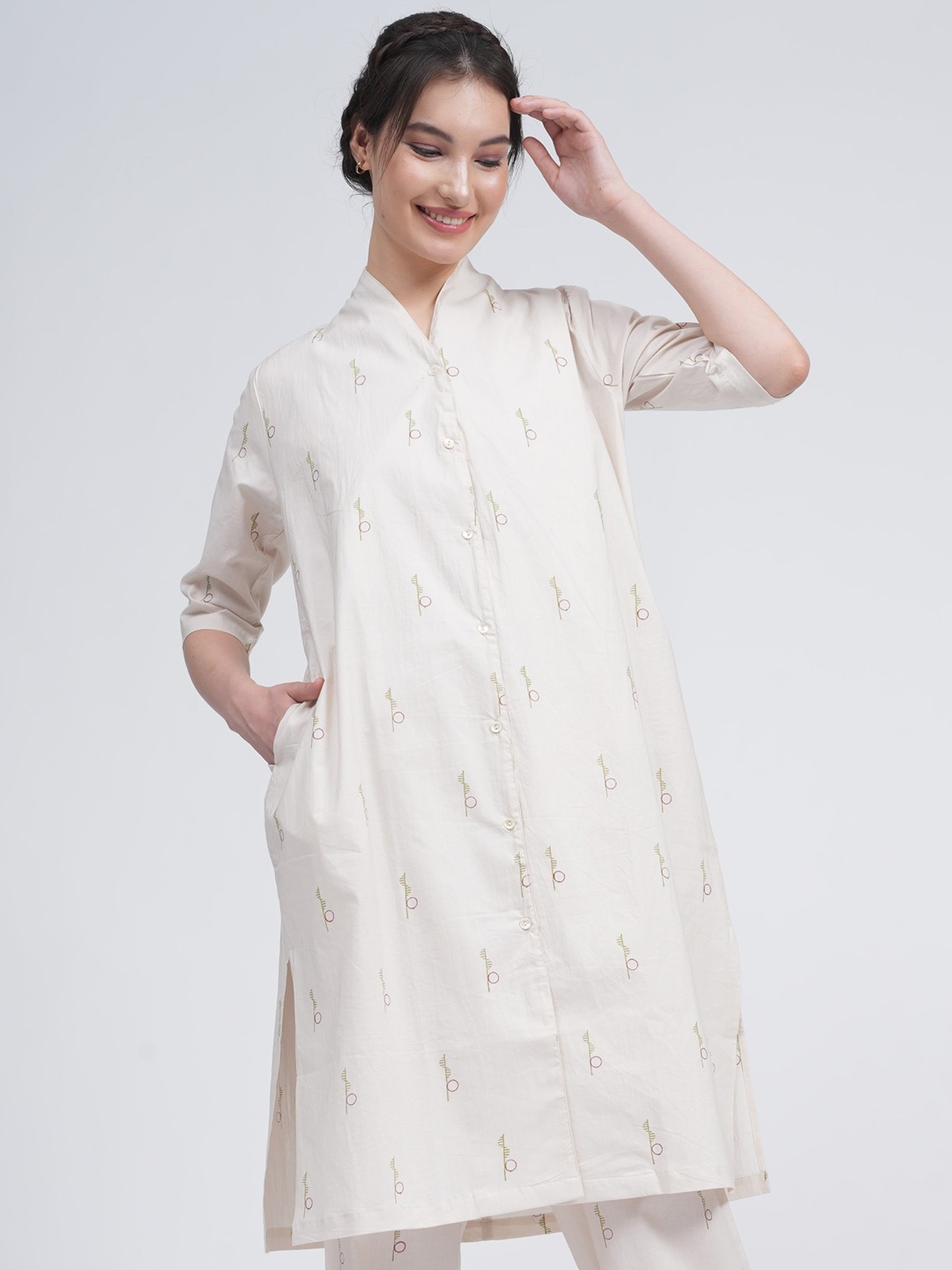 

Saltpetre Classic Opaque Conversational Printed Cotton Formal Shirt, Cream