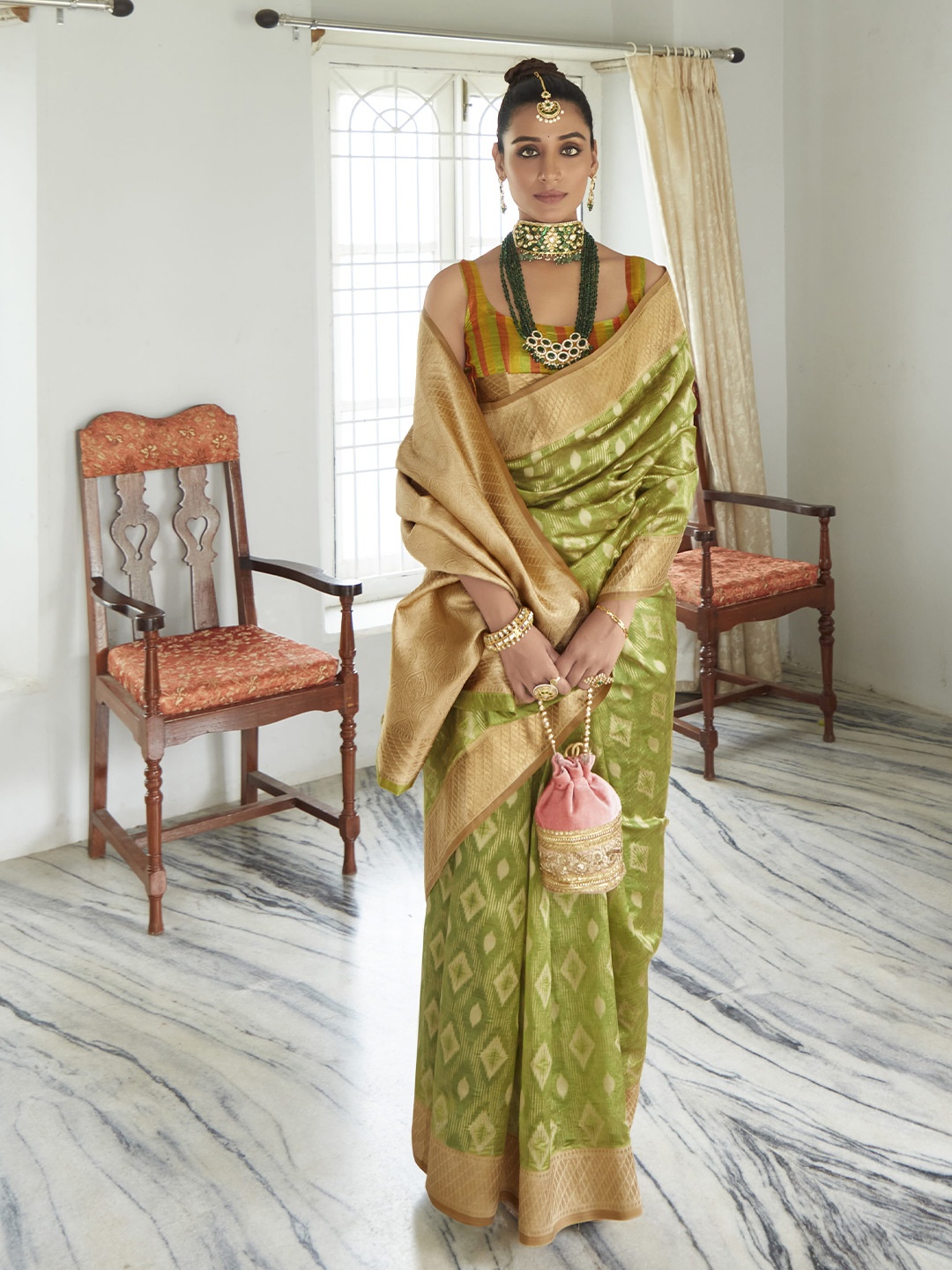 

elora Floral Woven Design Zari Organza Banarasi Saree, Olive