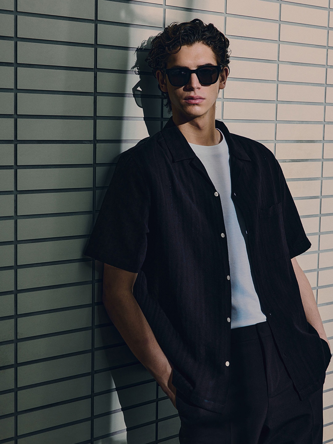 

H&M Regular Fit Linen-Blend Resort Shirt, Black