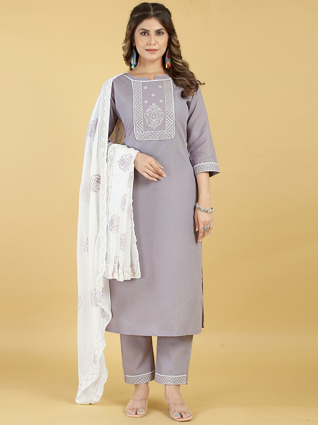 

MINGORA Ethnic Motifs Yoke Design Round Neck Straight Kurta with Trousers & Dupatta, Grey