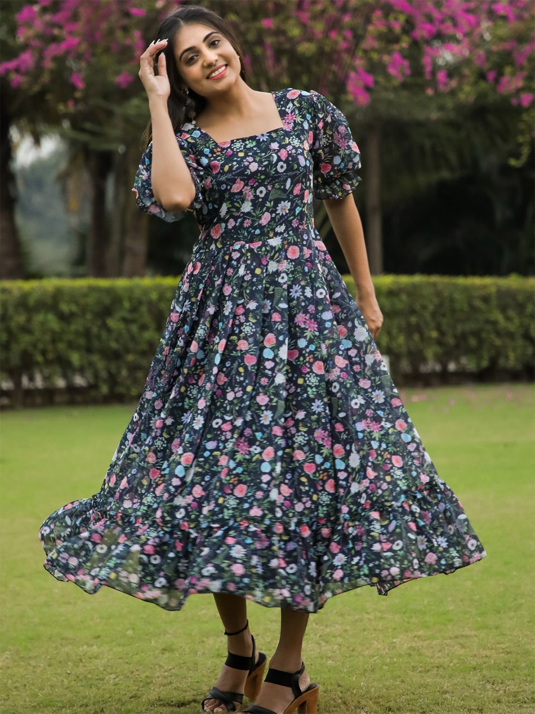 

ODETTE Floral Printed Square Neck Short Sleeves Fit & Flare Dress, Black