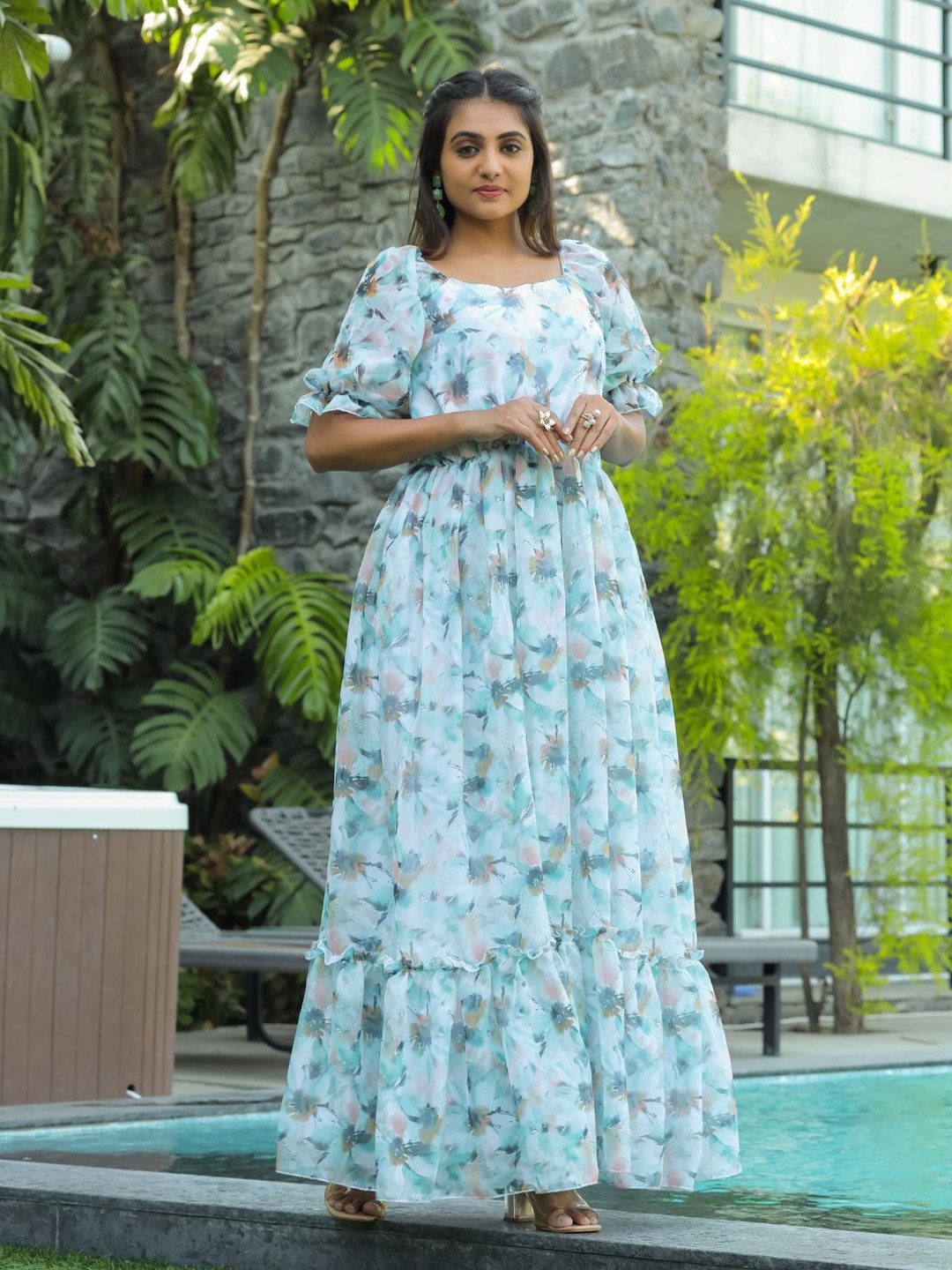 

ODETTE Floral Printed Round Neck Short Sleeves Maxi Dress, White