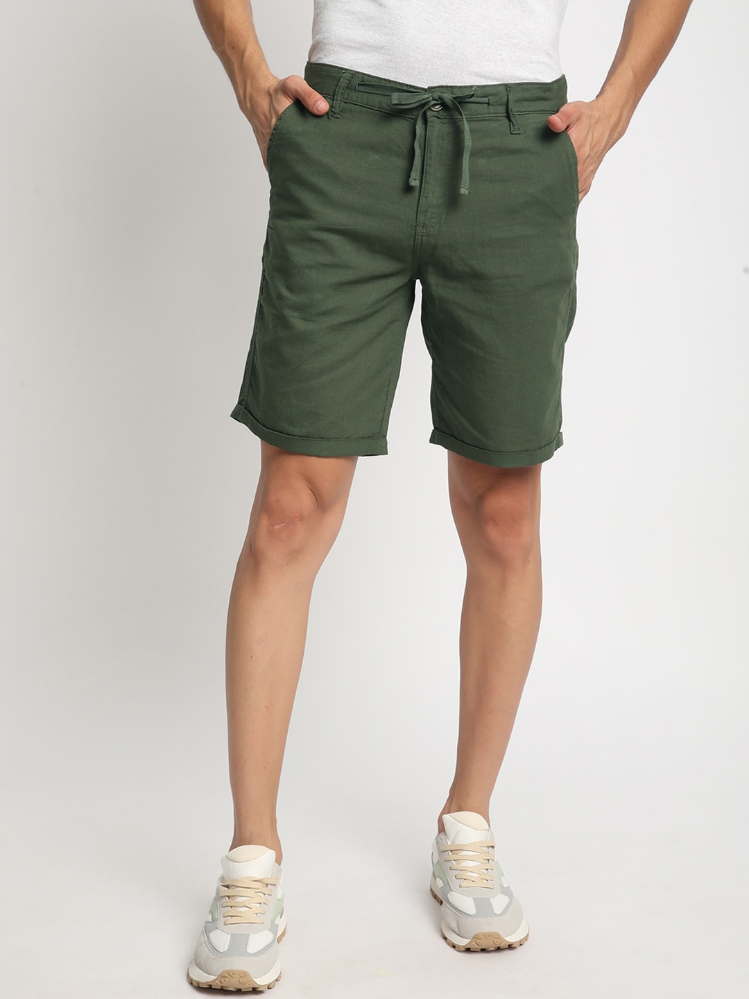 

Roadster Men Slim Fit Cotton Linen Shorts, Olive