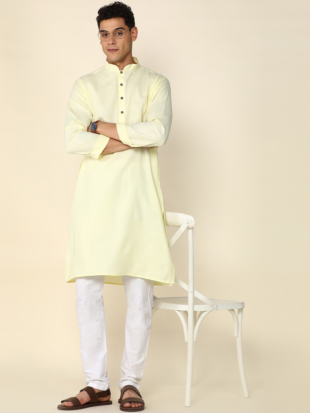 

Anouk Mandarin Collar Regular Straight Kurta Set, Yellow