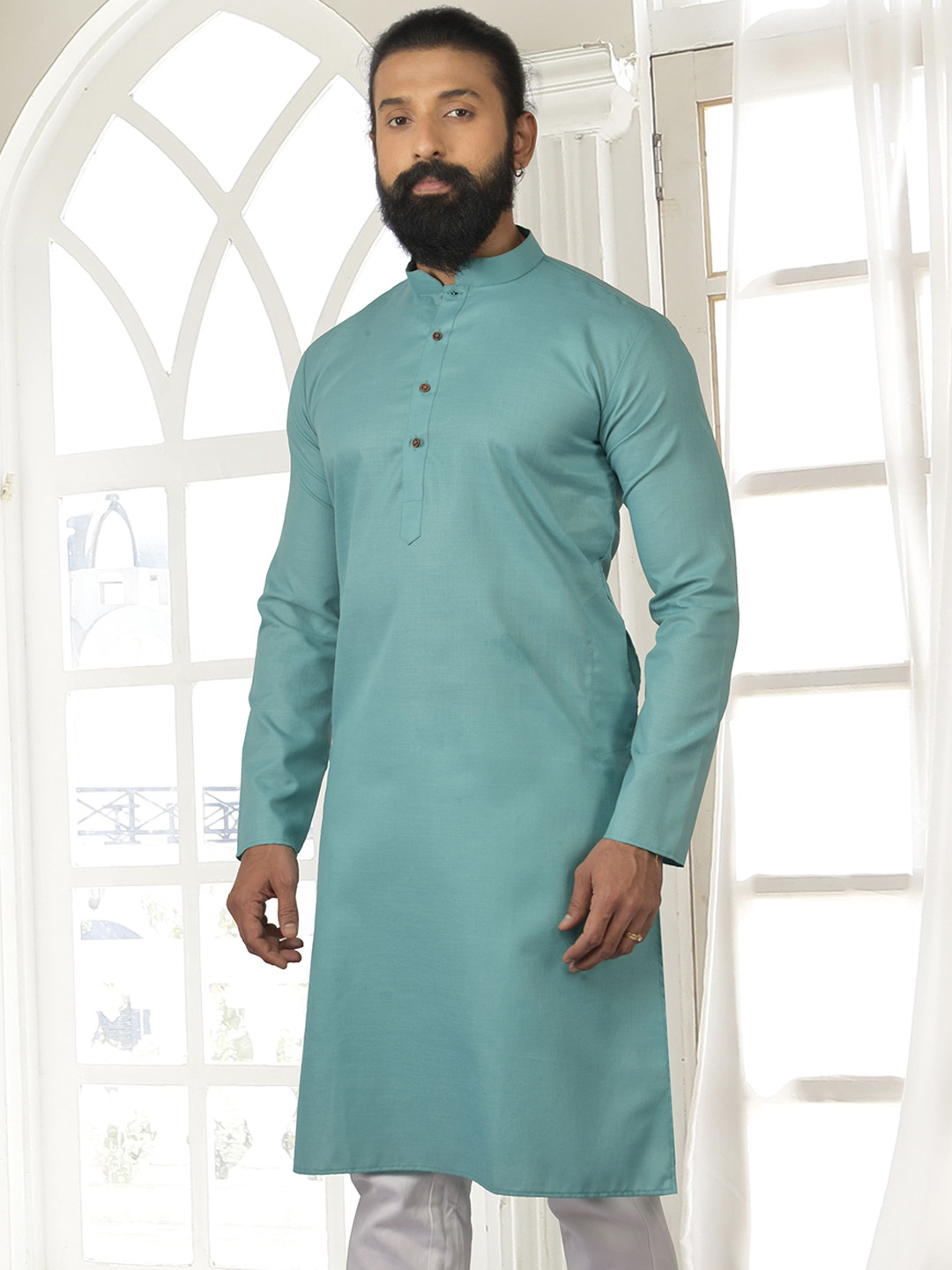 

Anouk Mandarin Collar Long Sleeves Straight Kurta with Trouser, Sea green