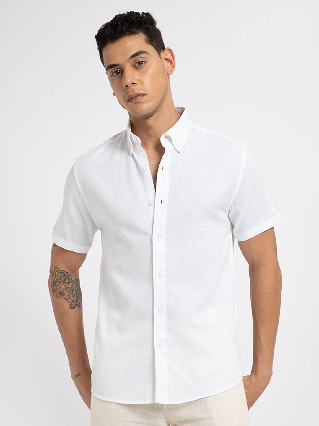Banana Club Classic Short Sleeves Spread Collar Linen Opaque Casual Shirt, White