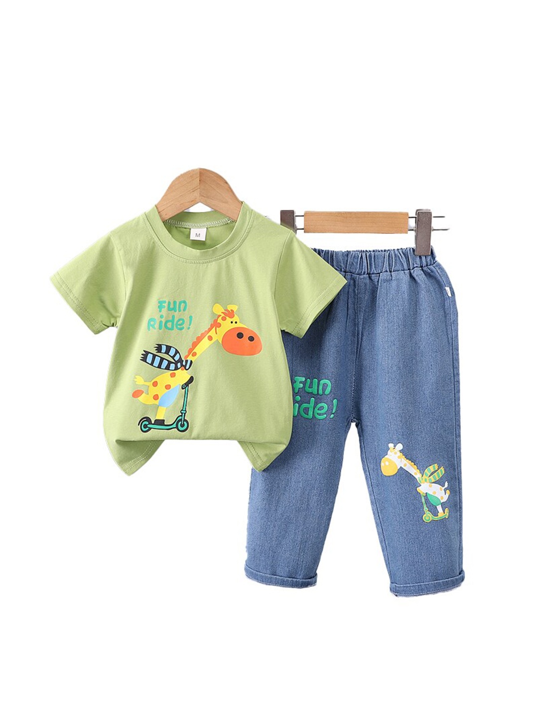 

StyleCast x Revolte Boys Printed Round Neck T-shirt With Trousers, Green