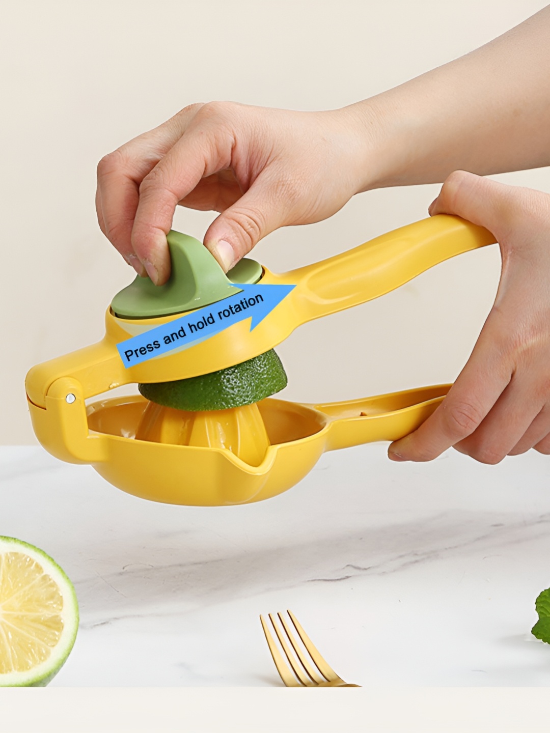 

ZEVORA Yellow Squeeze and Twist Hand Juicer