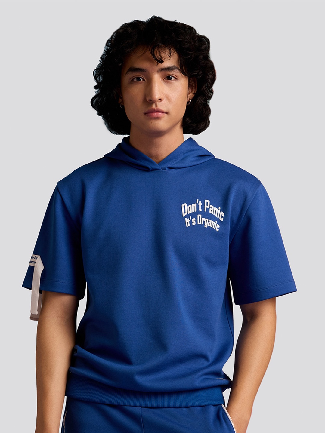Muvazo Typography Printed Hooded Cotton T-Shirt, Blue