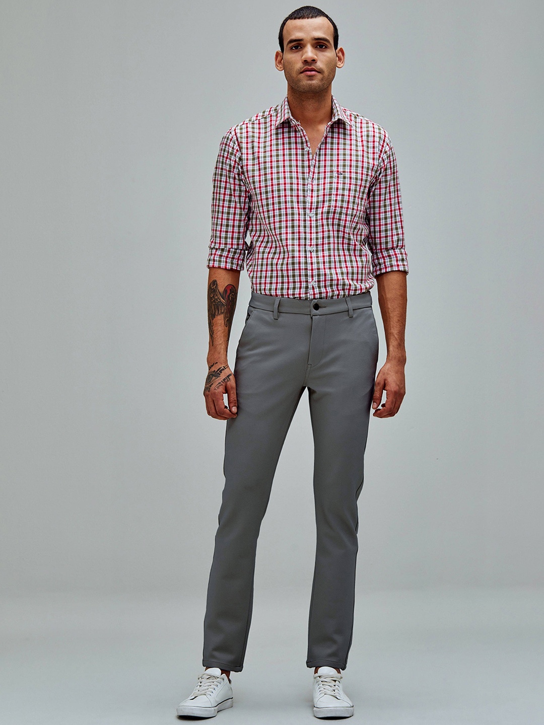 

Red Flame Men Slim Fit Mid-Rise Chinos, Grey