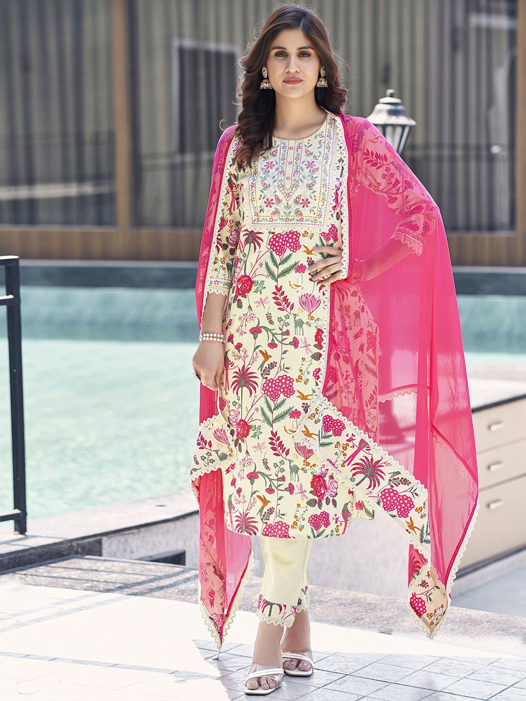 

SKYLEE Floral Printed Regular Thread Work Kurta with Trousers & Dupatta, Cream
