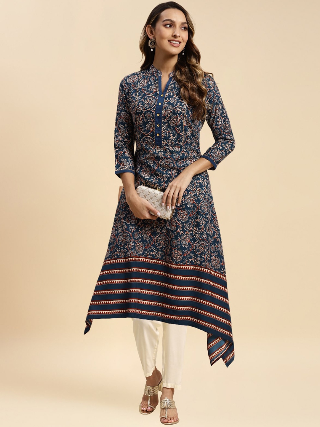 

Rangita Mandarin Collar Floral Printed Regular Kurta with Trousers, Navy blue