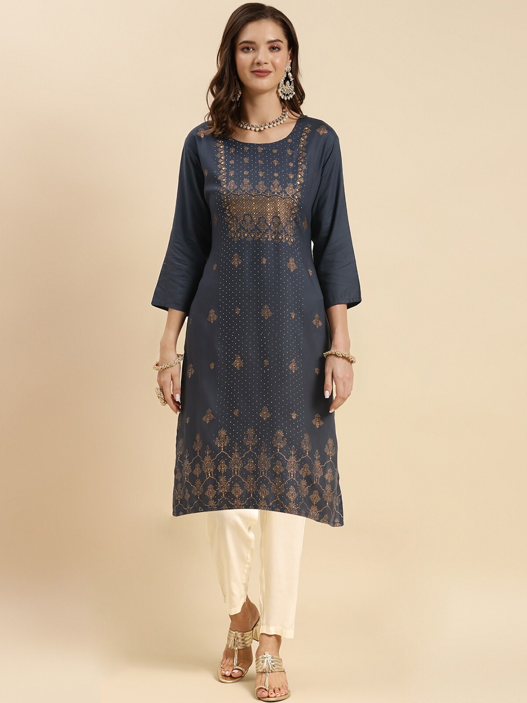 

Rangita Round Neck Ethnic Motifs Printed Regular Kurta with Trousers, Grey