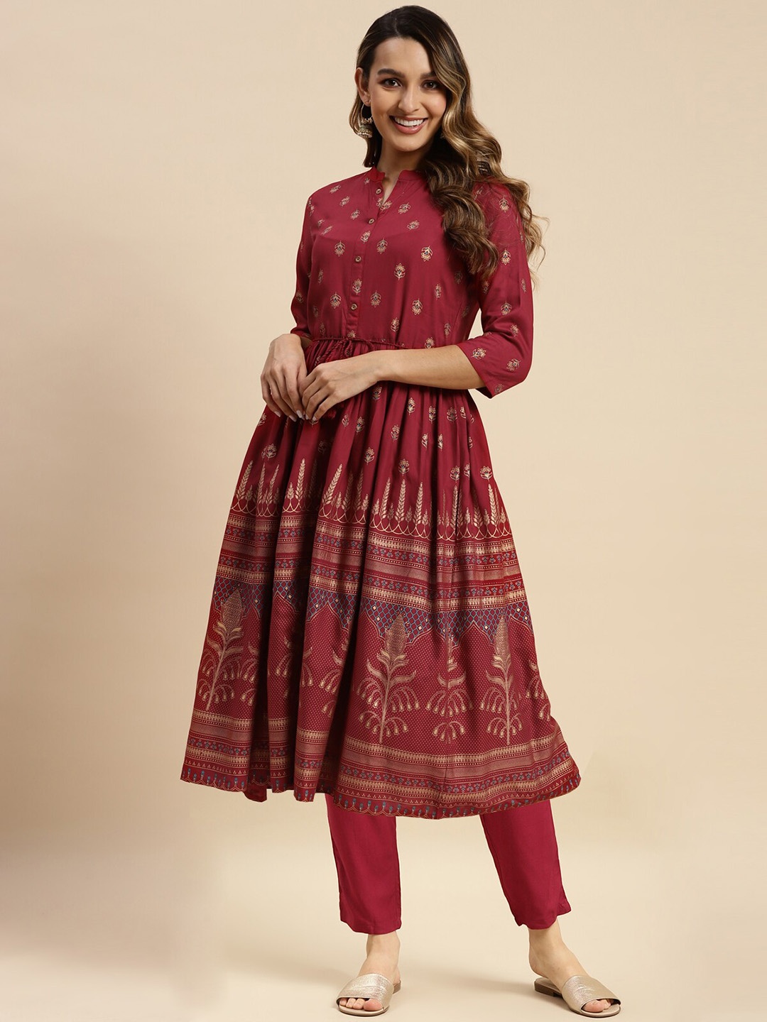 

Rangita Mandarin Collar Floral Printed Regular Kurta with Trousers, Maroon