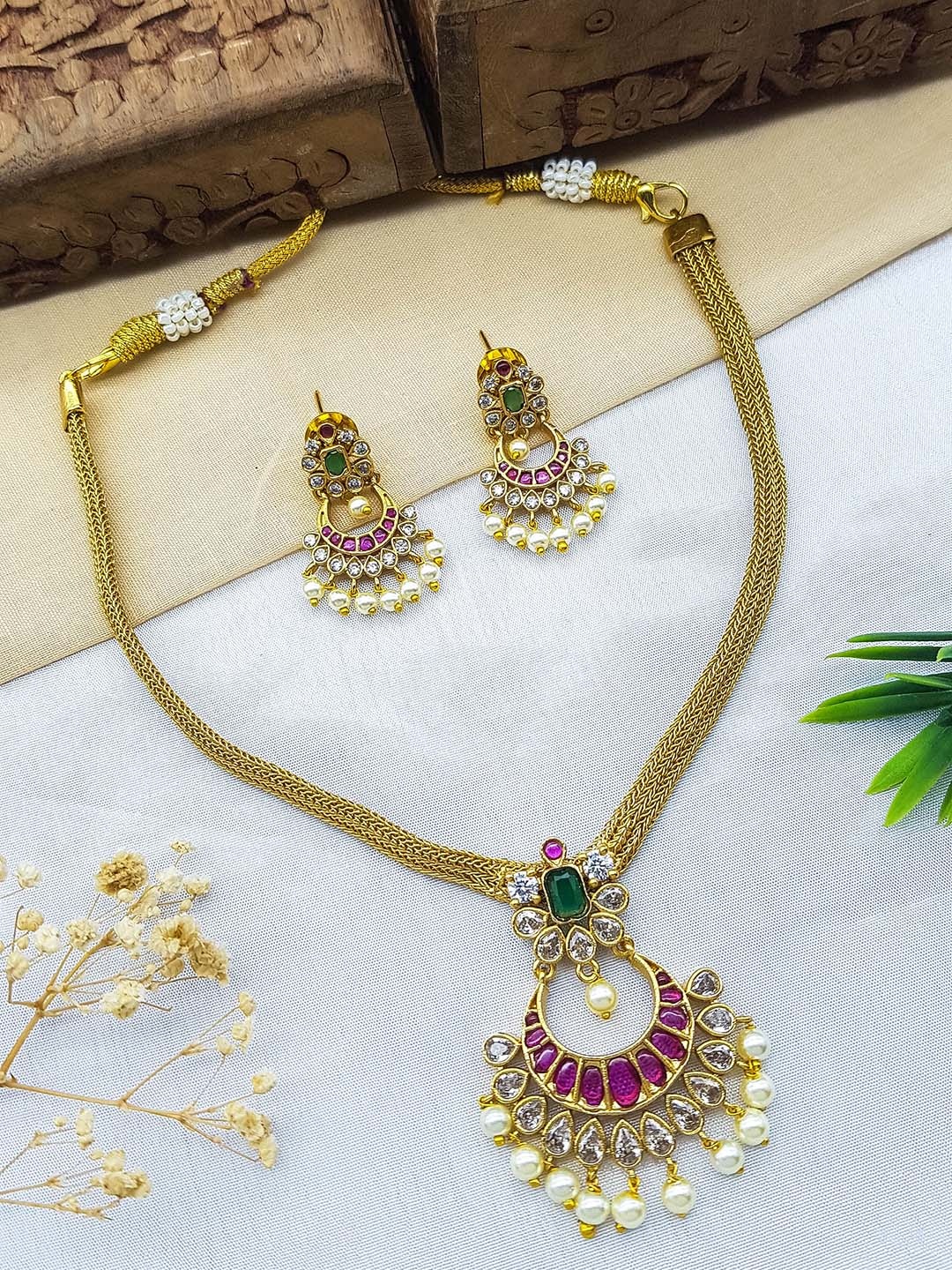 

GRIIHAM Premium Sayara Collection Gold-Plated Cubic Zirconia Studded Jewellery Set