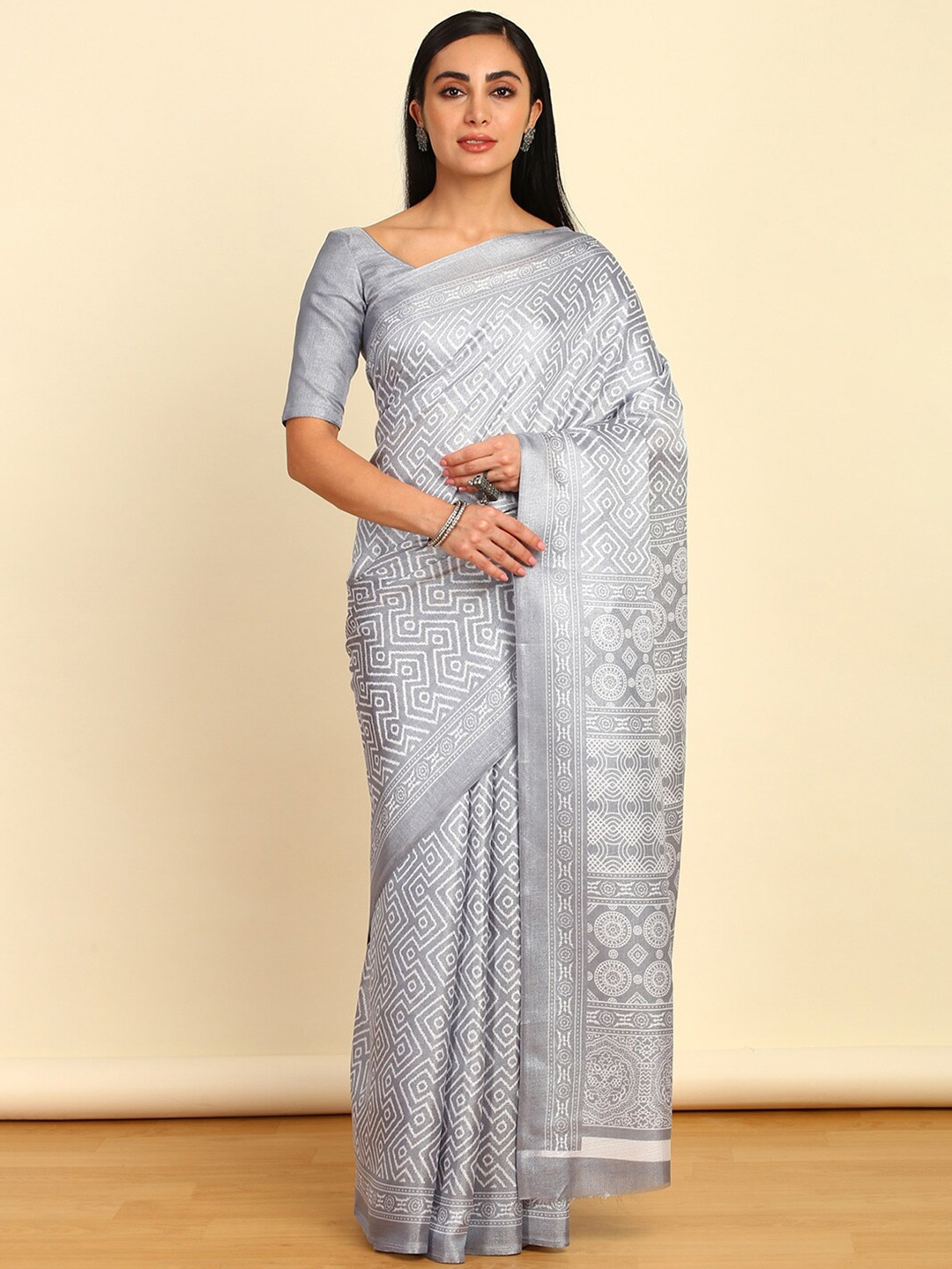 

Soch Geometric Printed Saree, Grey
