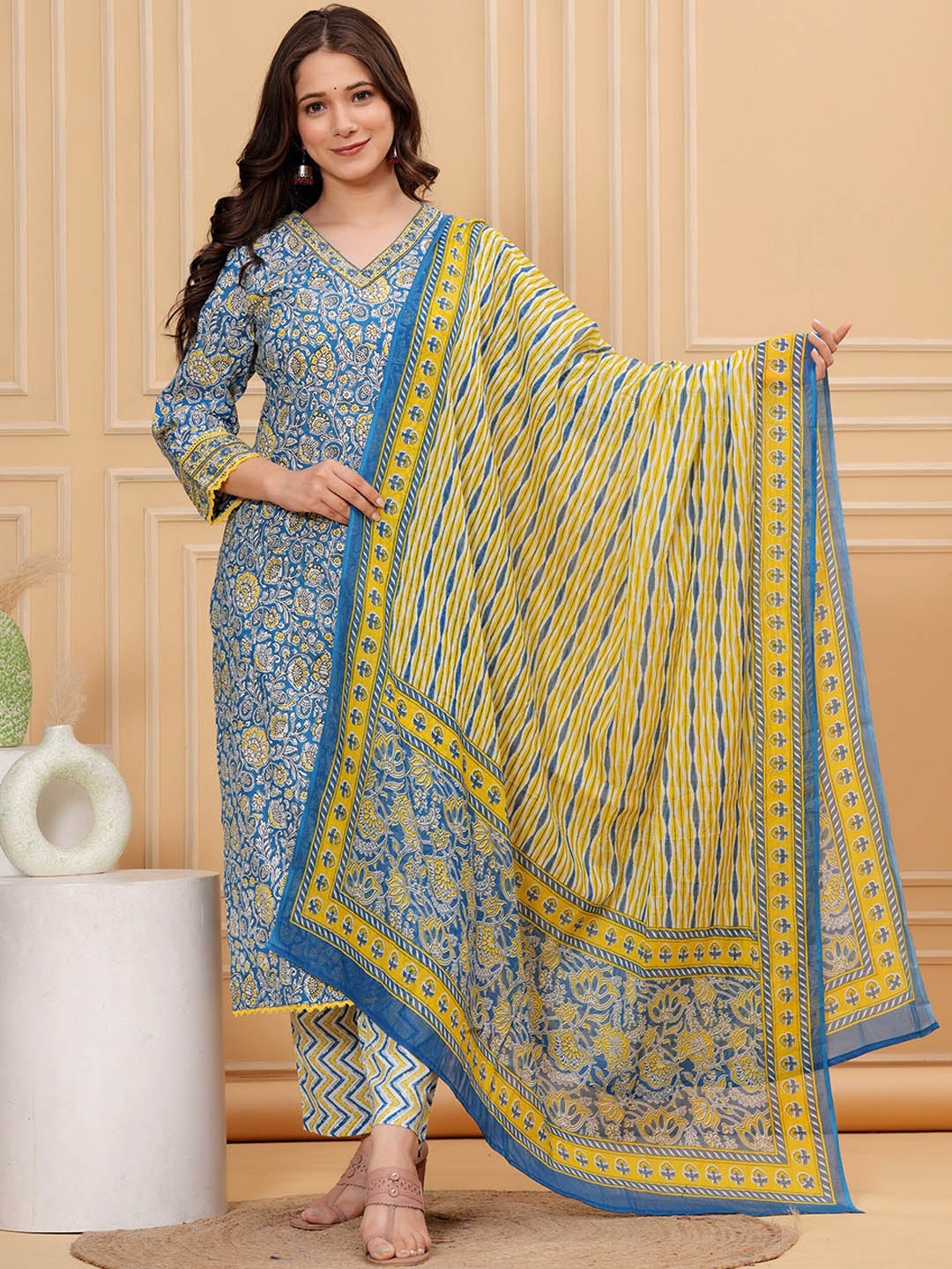 

SK2 Fashion Women Floral Printed Regular Thread Work Pure Cotton Kurta with Trousers & With Dupatta, Blue