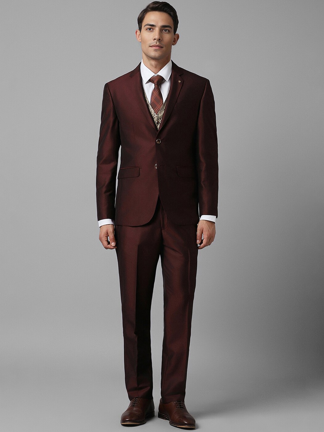 

Louis Philippe Slim Fit Textured Formal Three Piece Suit, Maroon